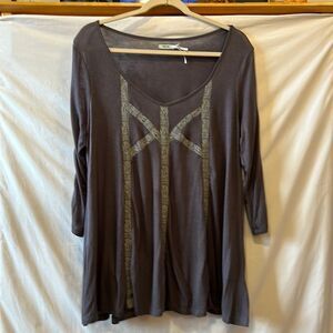 Kimchi Blue brand 3/4 length sleeve dusty periwinkles swing top size juniors L